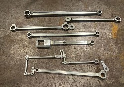 Various 7.1/4” and 5” gauge locomotive motion parts