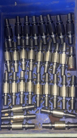 A batch of 60 7/8” patch screws for 75079